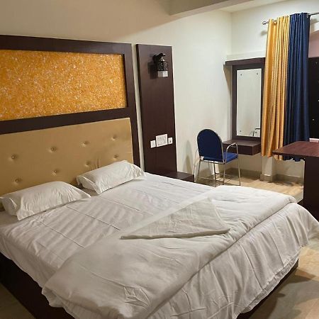 Bassac Residency Hotel Changanacheri Luaran gambar