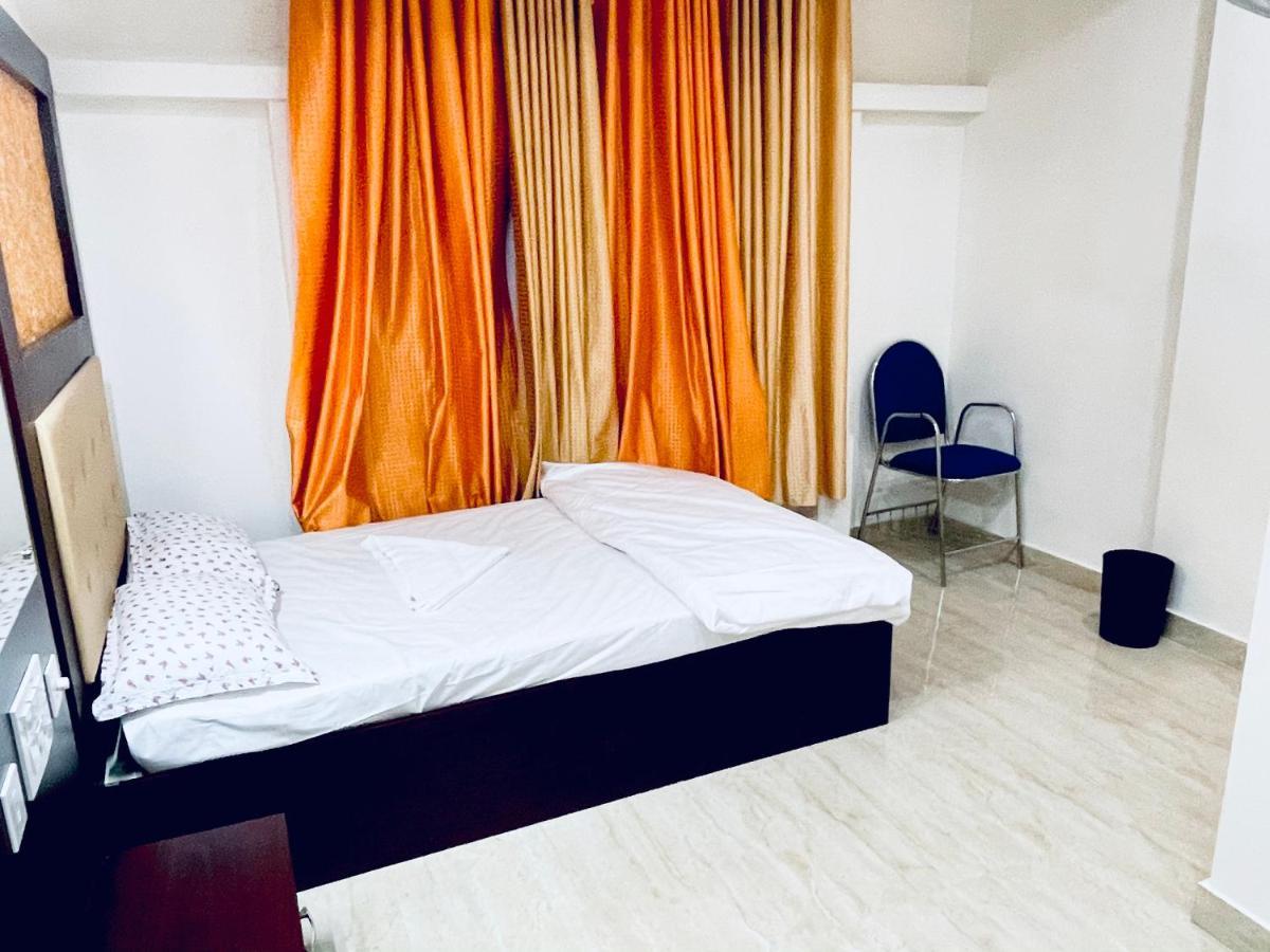Bassac Residency Hotel Changanacheri Luaran gambar