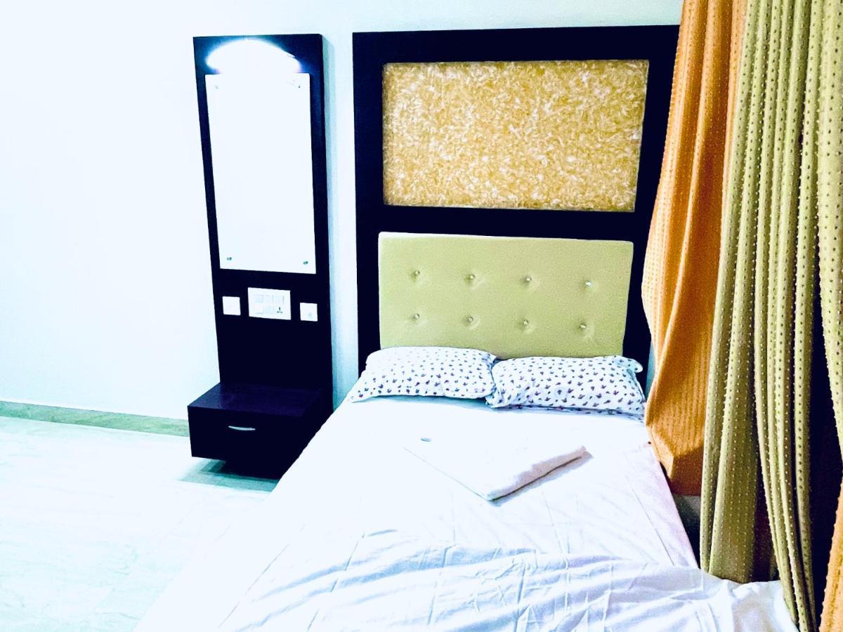 Bassac Residency Hotel Changanacheri Luaran gambar